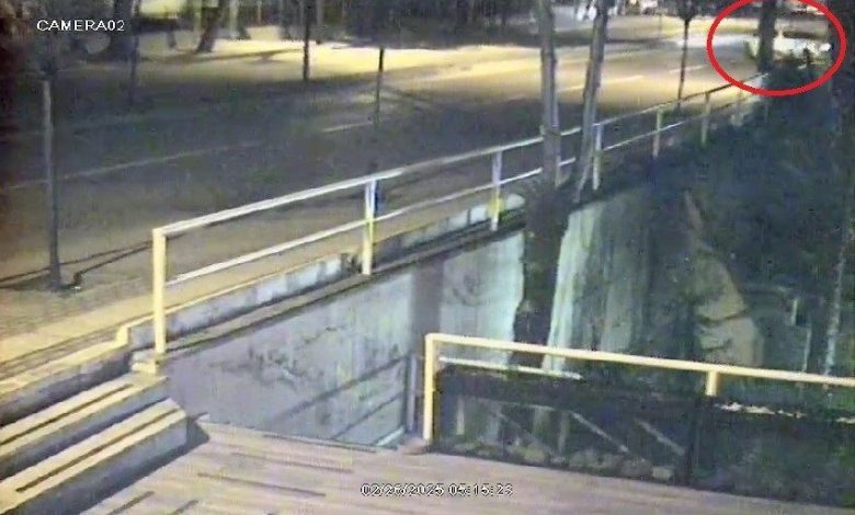orta refuje cikan surucu hicbir sey yokmus gibi yoluna devam etti f381697daa08 |