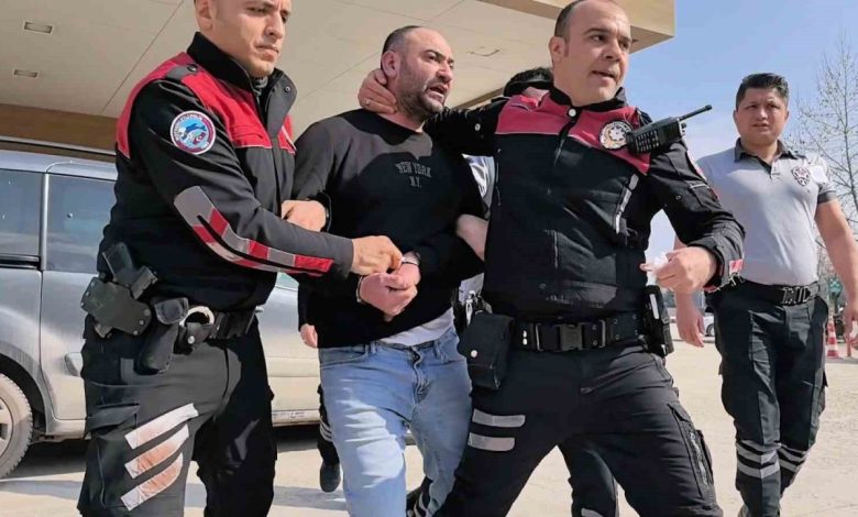 otomobilde uyuya kaldi kimlik soran polislere saldirinca etkisiz hale getirildi c03a68bb2f9f |