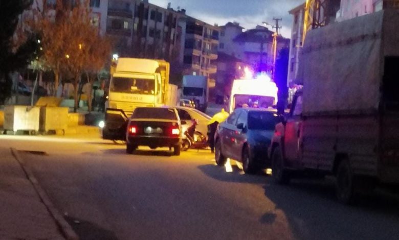 Otomobile çarpan minibüs şoförü kaçtı: 1 yaralı 1 otomobile carpan minibus soforu kacti 1 yarali 5978e4a726dd |