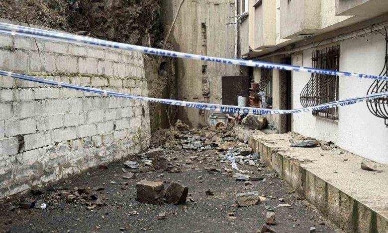 Şişli’de facianın eşiğinden dönüldü 1 sislide facianin esiginden donuldu 3df83d6e2203 |