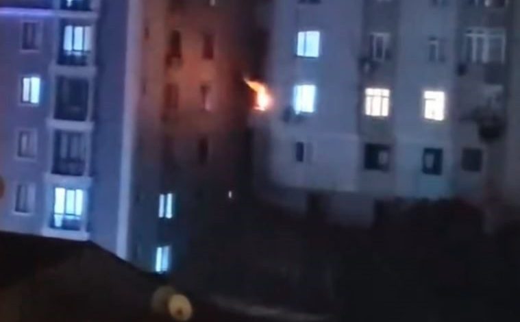 Şişli’de yangın paniği: Kombiden çıkan yangın mahalleliyi korkuttu 1 sislide yangin panigi kombiden cikan yangin mahalleliyi korkuttu 0a50ea4031ef |