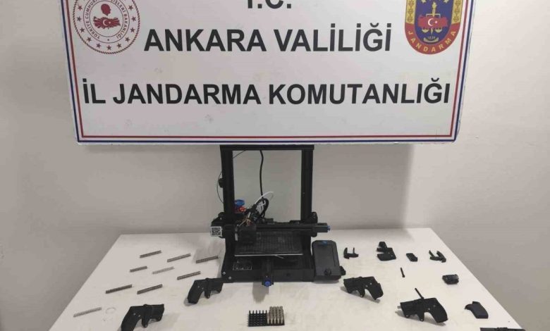 Üç boyutlu yazıcıyla suikast silahı üreten şüpheli yakalandı 1 uc boyutlu yaziciyla suikast silahi ureten supheli yakalandi ee3f3f68acd8 |
