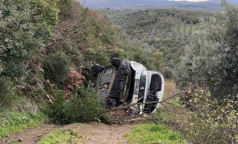 Uçurumdan uçtu araçtan burnu bile kanamadan çıktı 1 ucurumdan uctu aractan burnu bile kanamadan cikti caa10378886a |