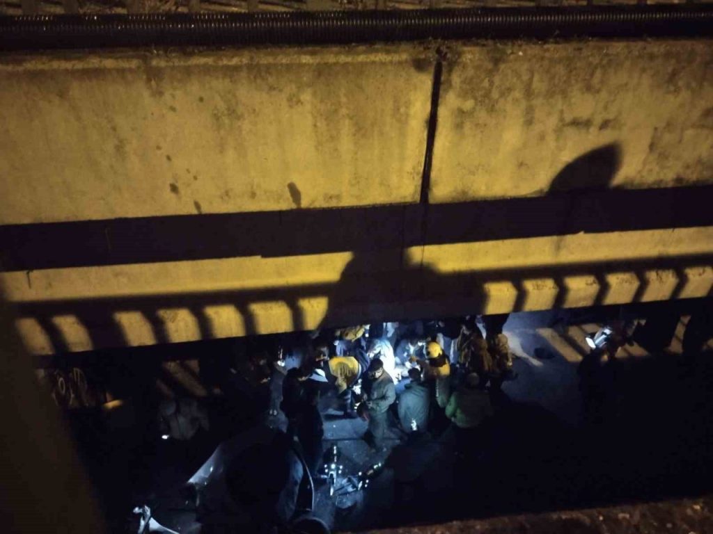 umraniyede otomobil viyadukten asagi uctu 41d05f6e1f8a |