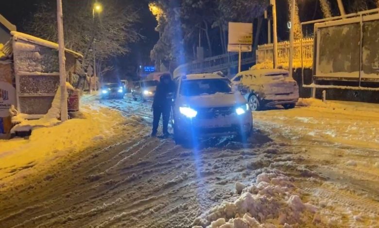 Üsküdar’da sürücüler kar nedeniyle zor anlar yaşadı 1 uskudarda suruculer kar nedeniyle zor anlar yasadi 4a1786244163 |