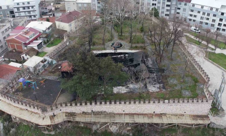 Yangın çıkan tarihi kalenin son görüntüsü yürekleri burktu 1 yangin cikan tarihi kalenin son goruntusu yurekleri burktu 4901e134a7d1 |