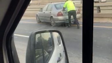 yardimsever polis arizalanan aracin arkasina gecerek yol kenarina itti 107267df4d13 |