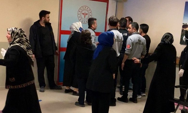 3 yaşındaki çocuk merdiven boşluğuna düşerek ağır yaralandı 1 3 yasindaki cocuk merdiven bosluguna duserek agir yaralandi 90b7cfc89f66 |