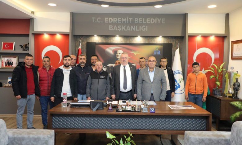 Başkan Ertaş vatandaşlarla kucaklaştı 1 WhatsApp Gorsel 2025 03 31 saat 15.26.17 c7d3669f |