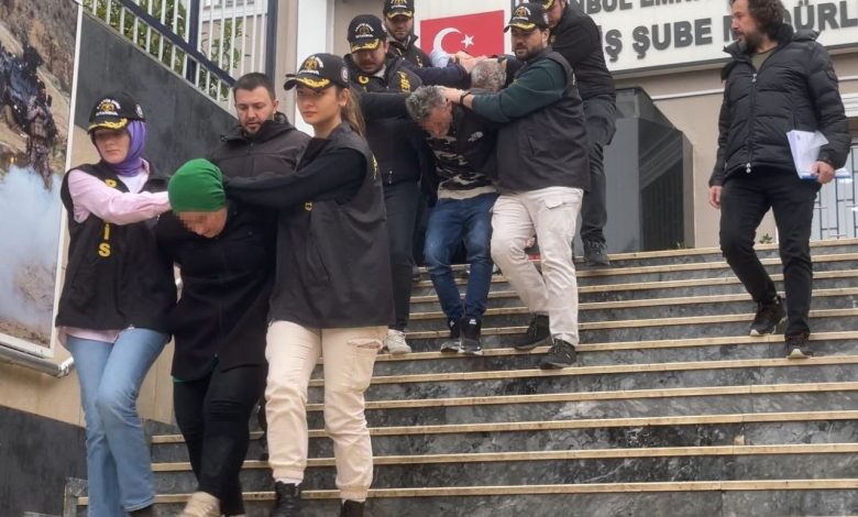 Ailesinin kayıp diye aradığı Şeyhmus Süsli Arnavutköy’de ölü olarak bulundu 1 ailesinin kayip diye aradigi seyhmus susli arnavutkoyde olu olarak bulundu bdc00694ab67 |