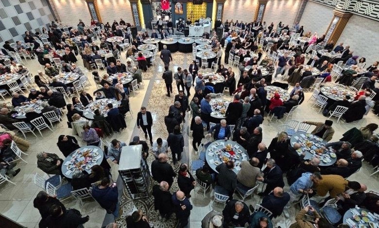 ak parti bandirma ilce teskilati iftarda bulustu de4343b4fbe2 |
