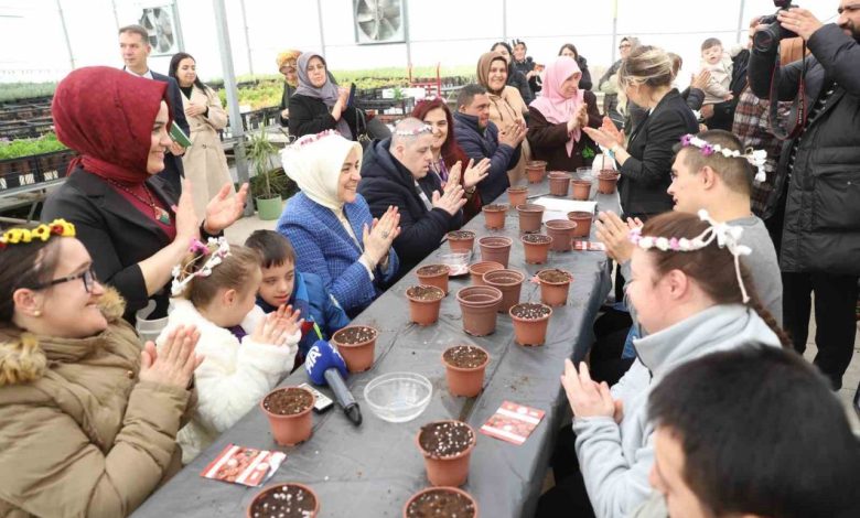 ak parti genel merkez kadin kollarindan dunya down sendromu farkindalik gunune ozel etkinlik 24f3649e4f74 |