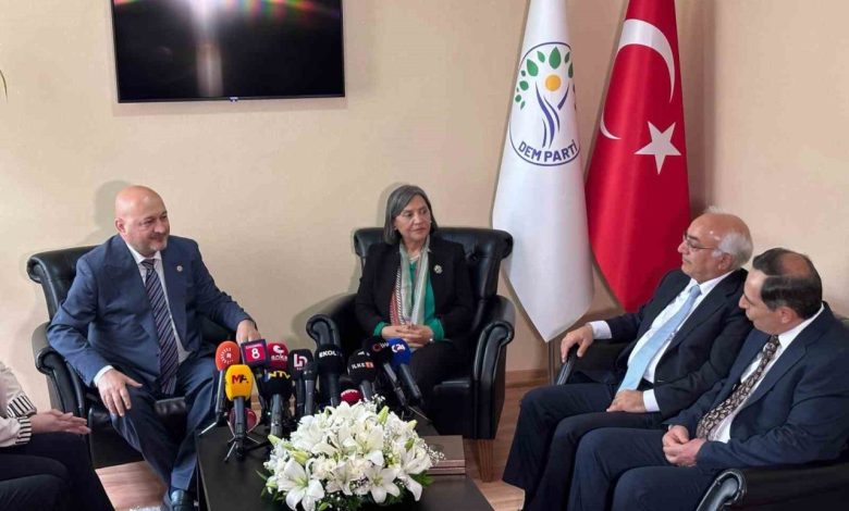 AK Parti’den DEM Parti’ye bayram ziyareti 1 ak partiden dem partiye bayram ziyareti 503e9cb41b91 |