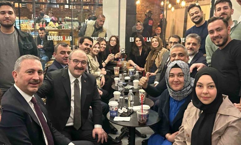 ak partili varank ve gul genclerle espressolabda bulustu acef5dc6f23f |