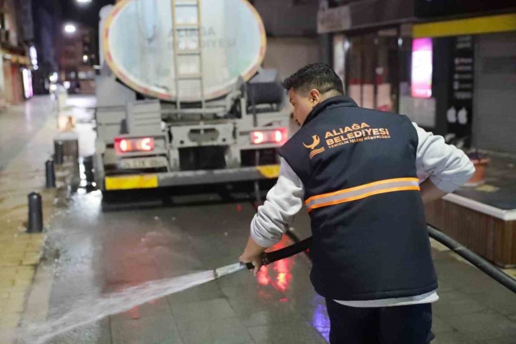 aliaga belediyesinden bayram oncesi temizlik f7ad357dbf63 |