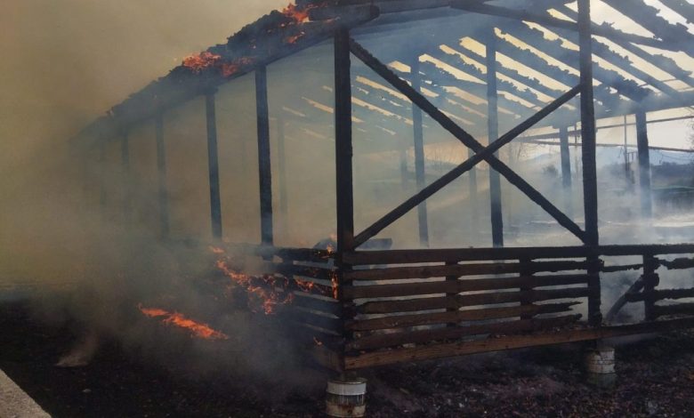 at ciftliginde yangin panigi 838dd91f0912 |