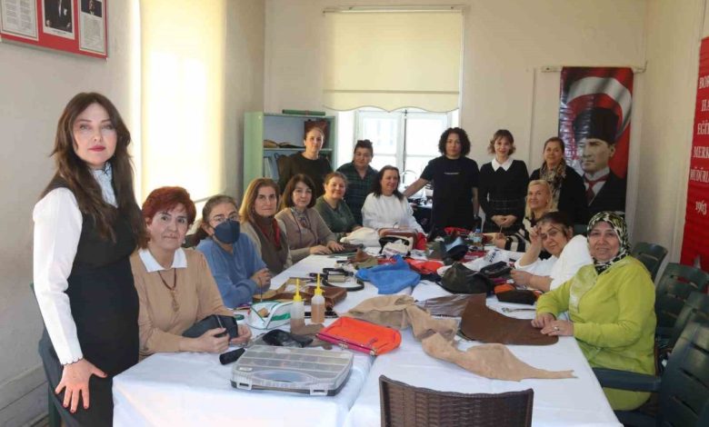Atık deriler kadınların elinde geri dönüşüme kazandırılıyor 1 atik deriler kadinlarin elinde geri donusume kazandiriliyor f8d19ac0fe12 |