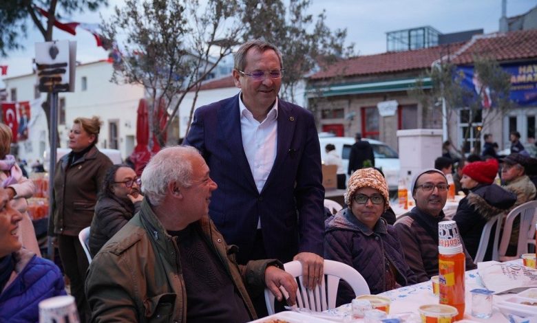 ayvalikin cunda adasindaki iftara binlerce vatandas katildi ed26988d2e6b |