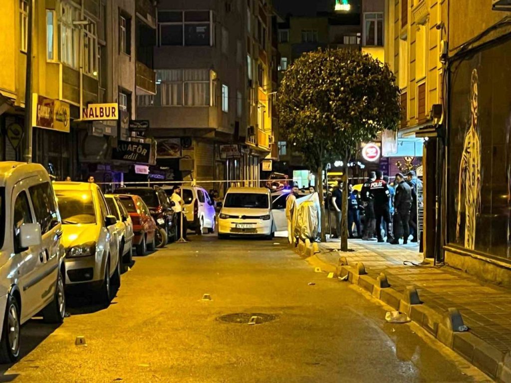 bagcilarda motosikleti supheliler iki kisiye silahli saldiri duzenledi 1 olu 1 yarali c88b9757492e |