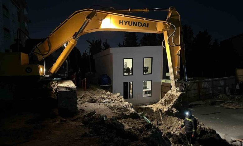 bahcelievlerde insaat sirasinda yolda kismi cokme yasandi fe319dd9d55a |