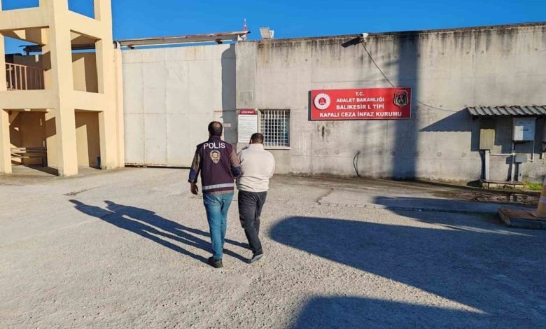 balikesirde 1 haftada aranan 341 sahis yakalandi 14e15bdf0d48 |