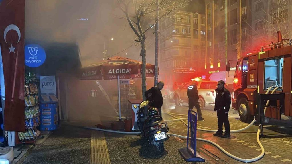 balikesirde bufede cikan yangin korkuttu a46f72a7a2a9 |