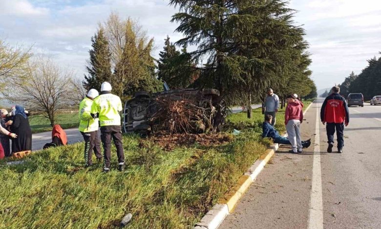 balikesirde takla atan aractaki 5 kisi yaralandi 98e600cb08a6 |