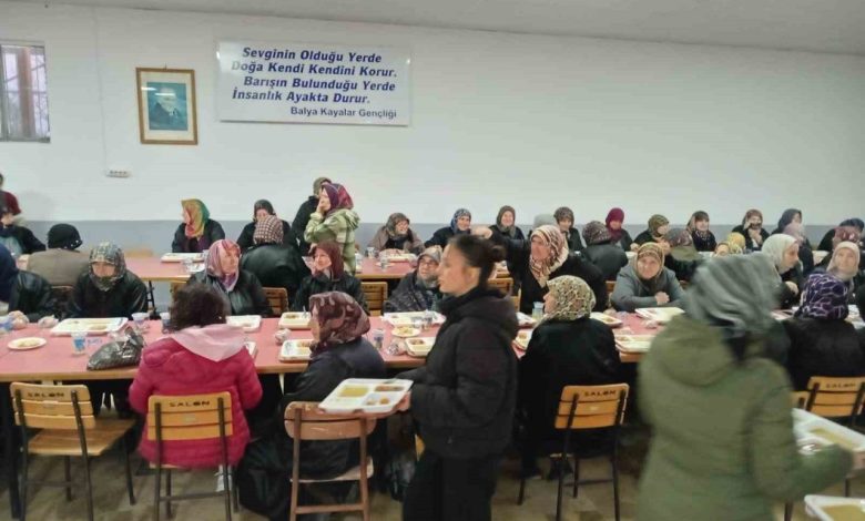 balya kayalarda geleneksel ramazan iftari yapildi 9f1dba09b921 |