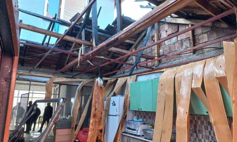Bandırma Gölyaka Mahallesi’nde Yangın Paniği 1 bandirma golyaka mahallesinde yangin panigi 2ce57c027506 |