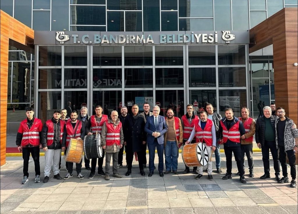 bandirmada ramazan davulculari goreve hazir c28654b978f4 |