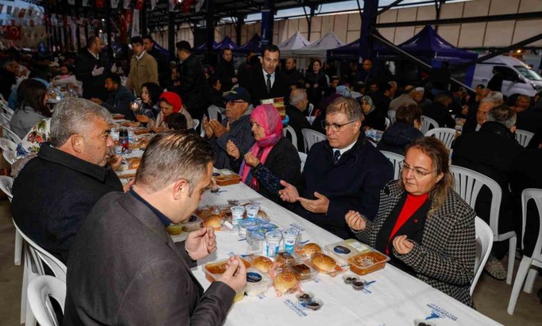 Başkan Tugay, Ramazan bereketini Kiraz’daki yurttaşlarla paylaştı 1 baskan tugay ramazan bereketini kirazdaki yurttaslarla paylasti 11e98f5cca2d |