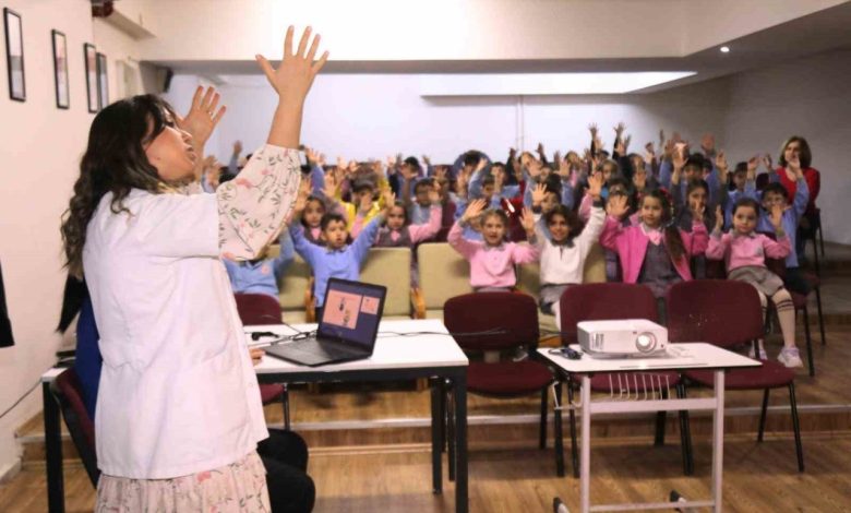 Bayraklı Belediyesinden çocuklara hijyen eğitimi 1 bayrakli belediyesinden cocuklara hijyen egitimi cfdd339e3812 |