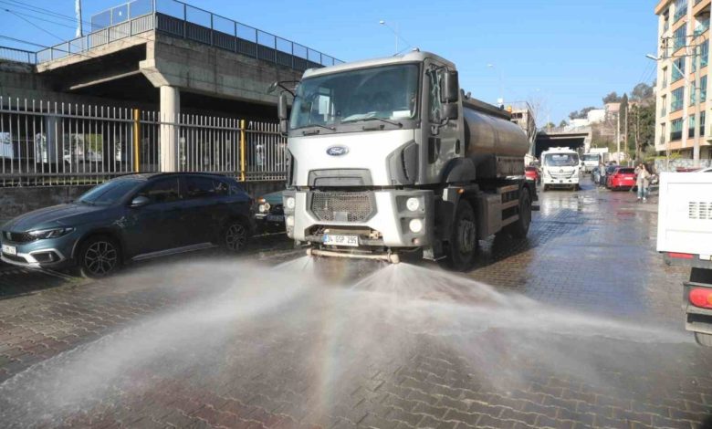 Bayraklı’da temizlik seferberliği 1 bayraklida temizlik seferberligi b4855e7046d1 |