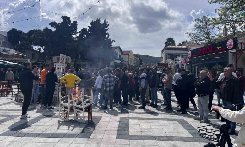 Belediye başkanını protesto eden esnaf, masa ve sandalye yaktı 1 belediye baskanini protesto eden esnaf masa ve sandalye yakti 5d76ea3c6092 |
