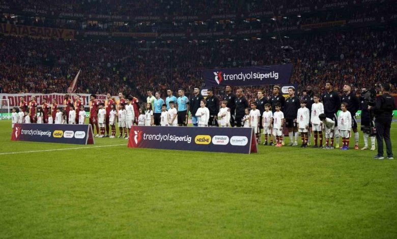 Beşiktaş ile Galatasaray 358. randevuda 1 besiktas ile galatasaray 358 randevuda 4cd2d5389a22 |