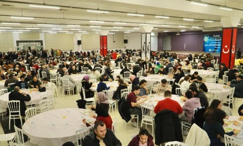 Burhaniye de iftar yemekleri başladı 1 burhaniye de iftar yemekleri basladi f32c6db71691 |