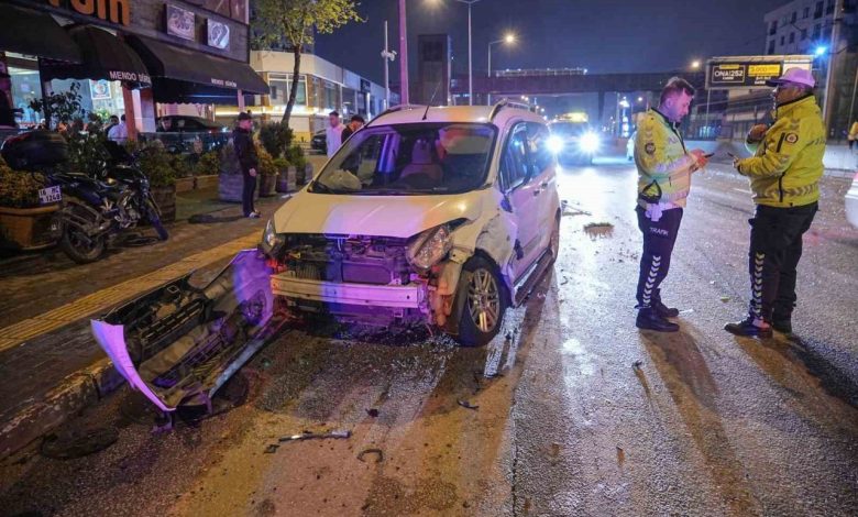 bursada 4 aracin karistigi kazada 3 kisi yaralandi 09c39e1a1e00 |