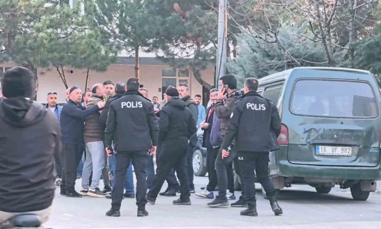 bursada bicakli kavga 3 yarali f0eba6295809 |