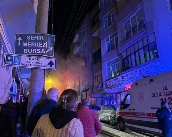 Bursa’da korkutan yangın 1 bursada korkutan yangin 82b18842054e |