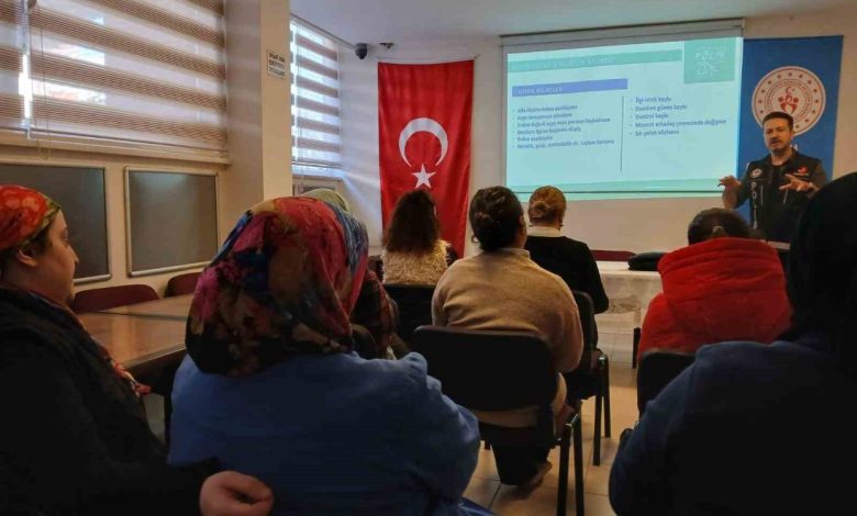 Bursa’da vatandaşlara ’Narko Nokta’ ve ’Narkolog’ eğitimi 1 bursada vatandaslara narko nokta ve narkolog egitimi 92ca99abf39f |
