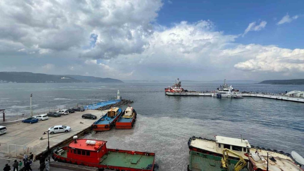 canakkale bogazi sisin etkisini yitirmesiyle transit gemi gecislerine acildi 59d0cc045caa |