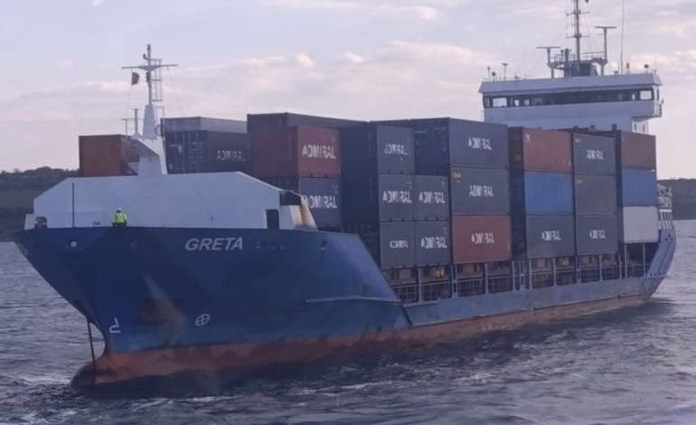 canakkale bogazinda makine arizasi yapan konteyner gemisi karanlik limana demirletildi 9079f7e0173d |