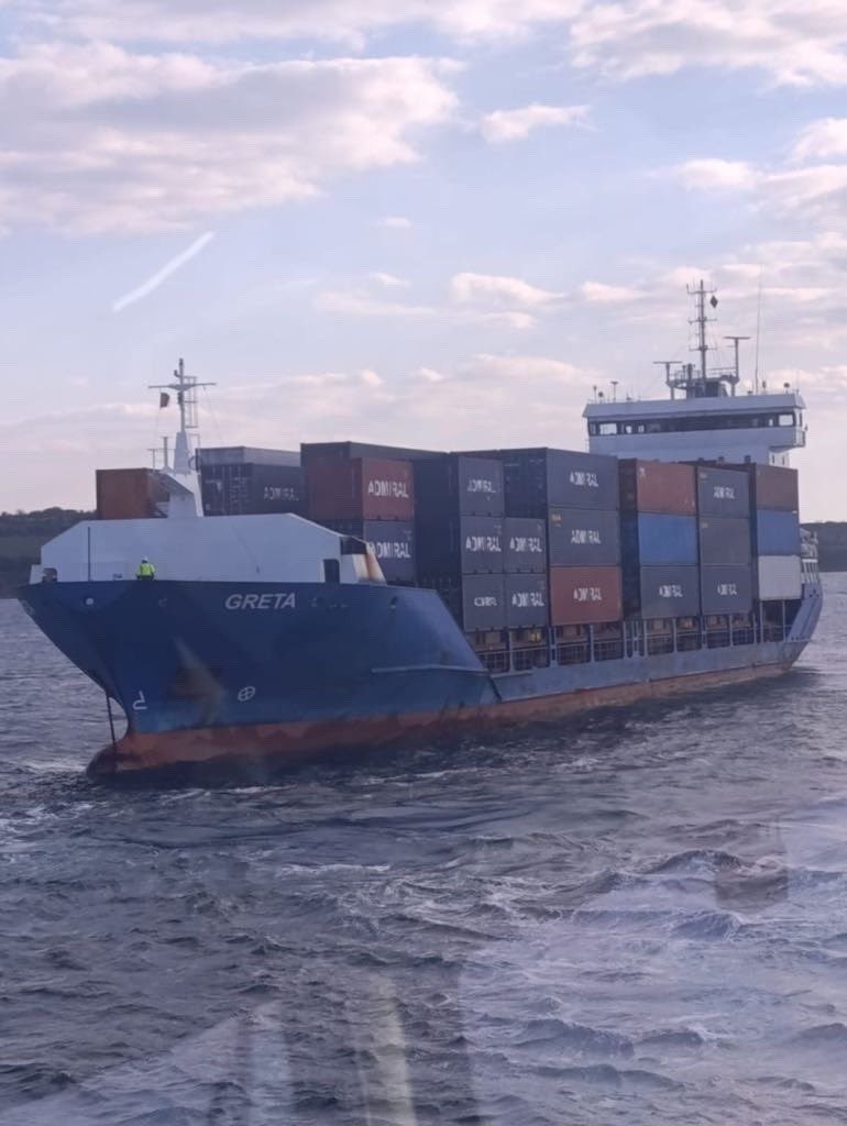 canakkale bogazinda makine arizasi yapan konteyner gemisi karanlik limana demirletildi 9079f7e0173d |