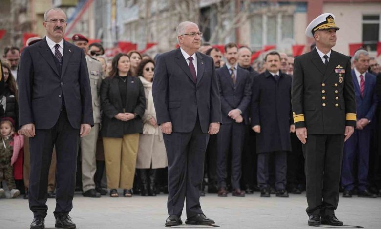 Çanakkale Deniz Zaferi’nin 110’uncu yıl coşkusu 1 canakkale deniz zaferinin 110uncu yil coskusu f807639b5825 |