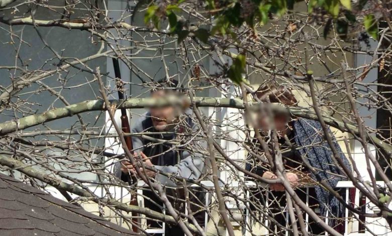 Çanakkale’de annesini rehin alıp, polisle çatışan şüphelinin tüfekle vurduğu kişi hayatını kaybetti 1 canakkalede annesini rehin alip polisle catisan suphelinin tufekle vurdugu kisi hayatini kaybetti 935dc5a29c20 |