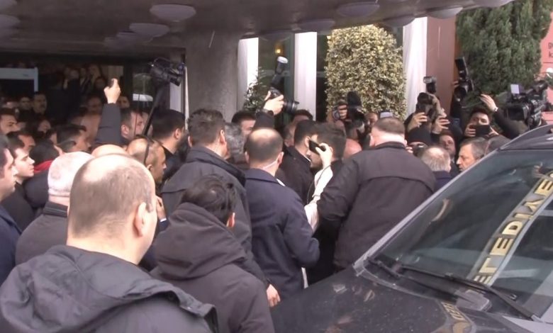 chp genel baskani ozgur ozel istanbul buyuksehir belediyesine geldi 1cdcab3d35a6 |