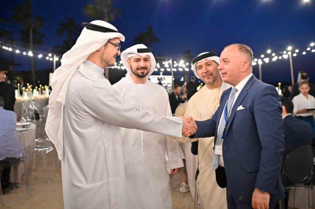 dubaide turkiyeye yatirim iftarda konusuldu 2da0adf04921 |