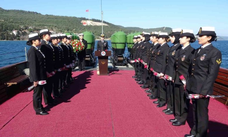 dz alb serhan aras turk kadininin yuregi vatani ve bayragi icin gozunu kirpmadan canini vermeye daima hazirdir d516e149bec3 |