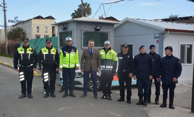 Edremit Kaymakamı Ahmet Odabaş, jandarma trafik kontrol noktalarını ziyaret etti 1 edremit kaymakami ahmet odabas jandarma trafik kontrol noktalarini ziyaret etti e794092ce610 |