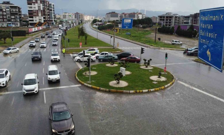 edremitte bayram trafigi havadan goruntulendi 9889c8fb2a77 |